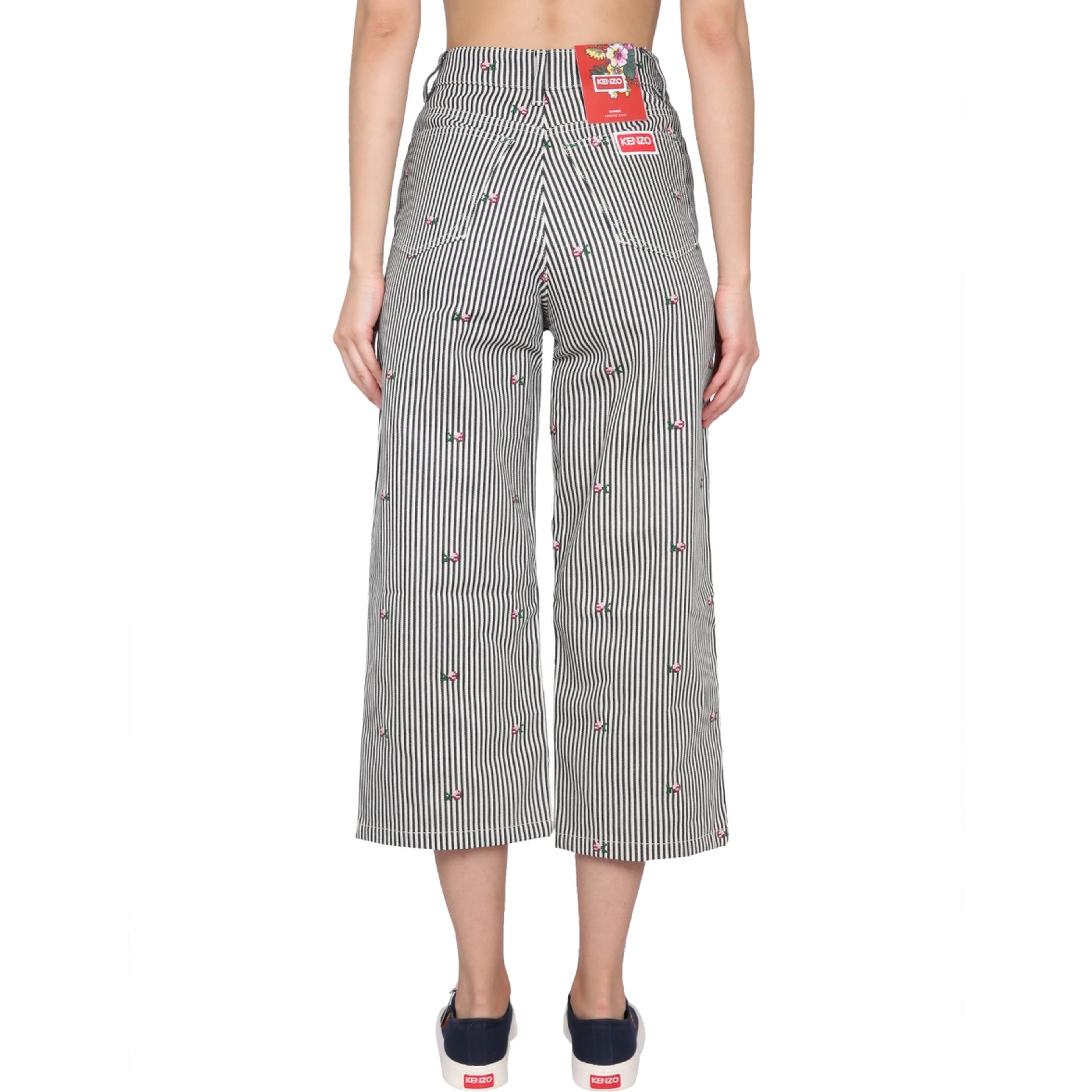 CROPPED FIT JEANS