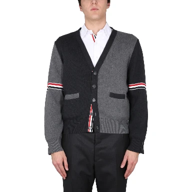 V-NECK CARDIGAN