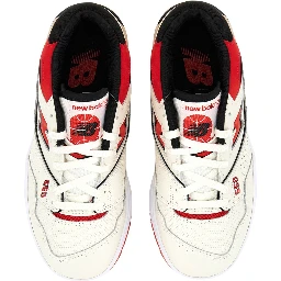 حذاء رياضي 550