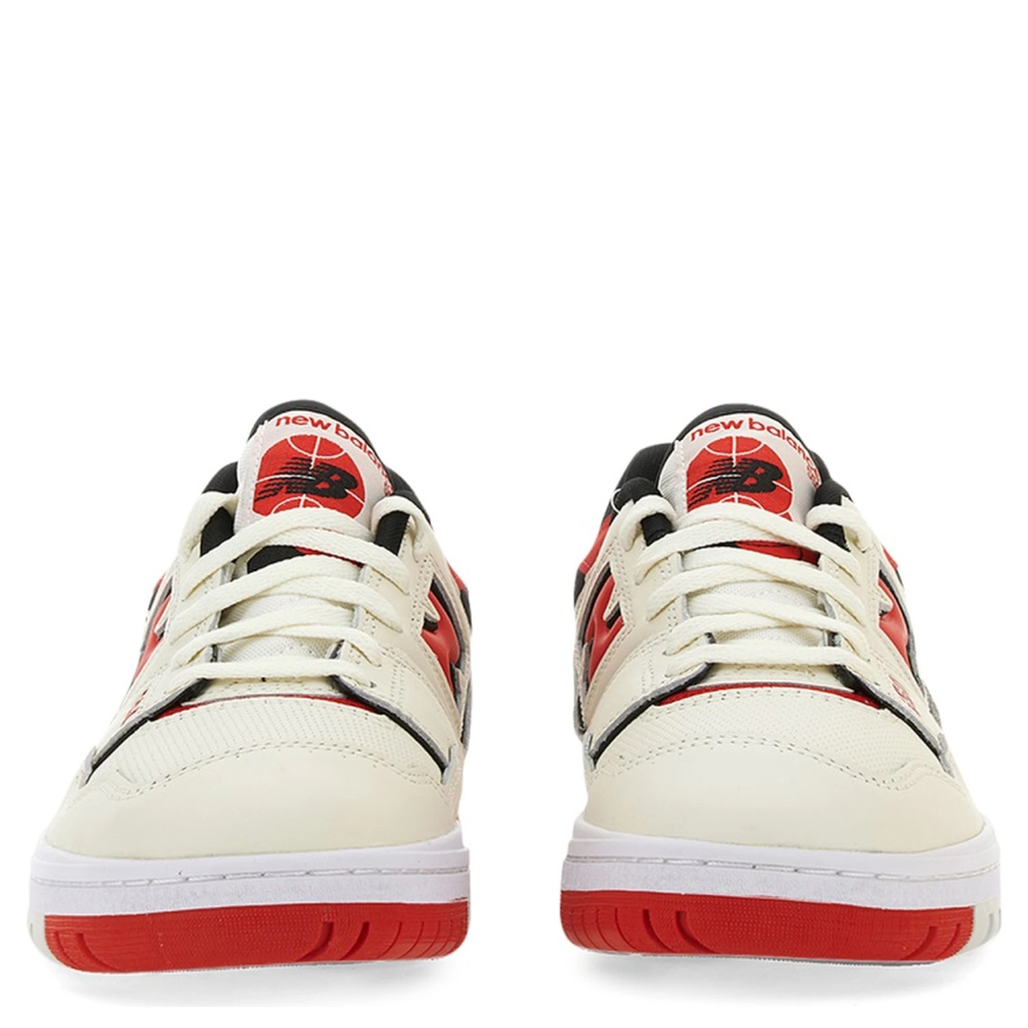 حذاء رياضي 550