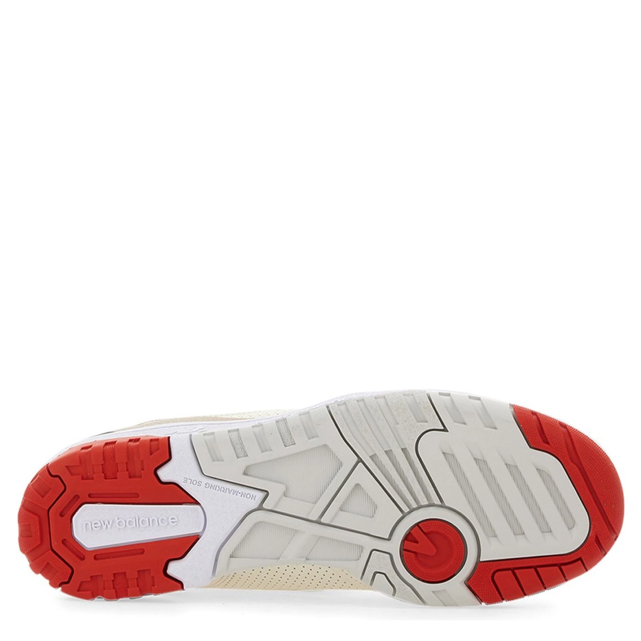 حذاء رياضي 550