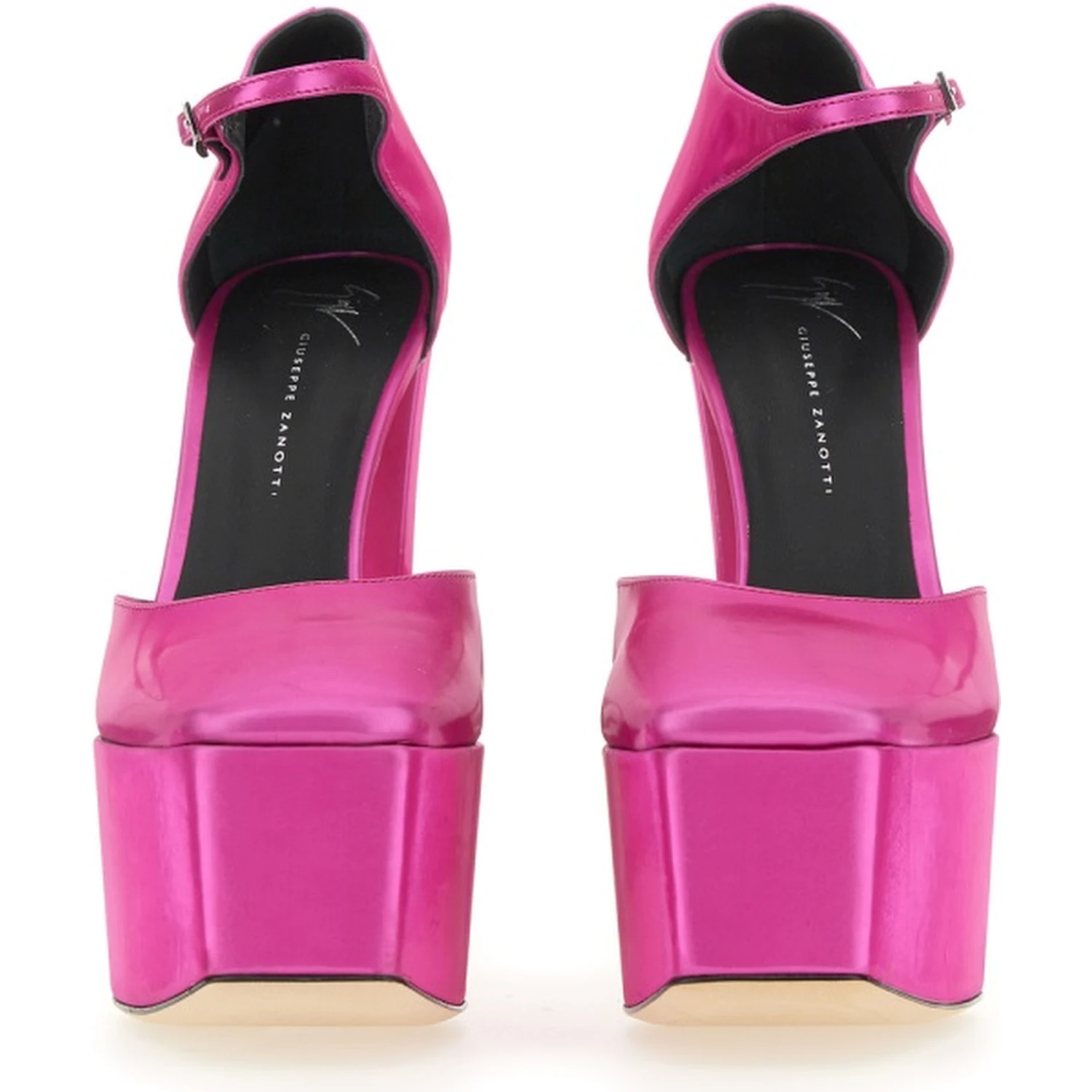BEBE SANDAL.