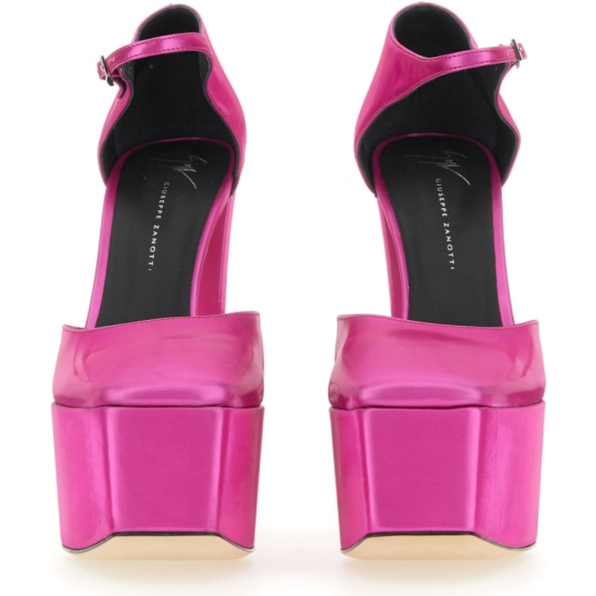 BEBE SANDAL.
