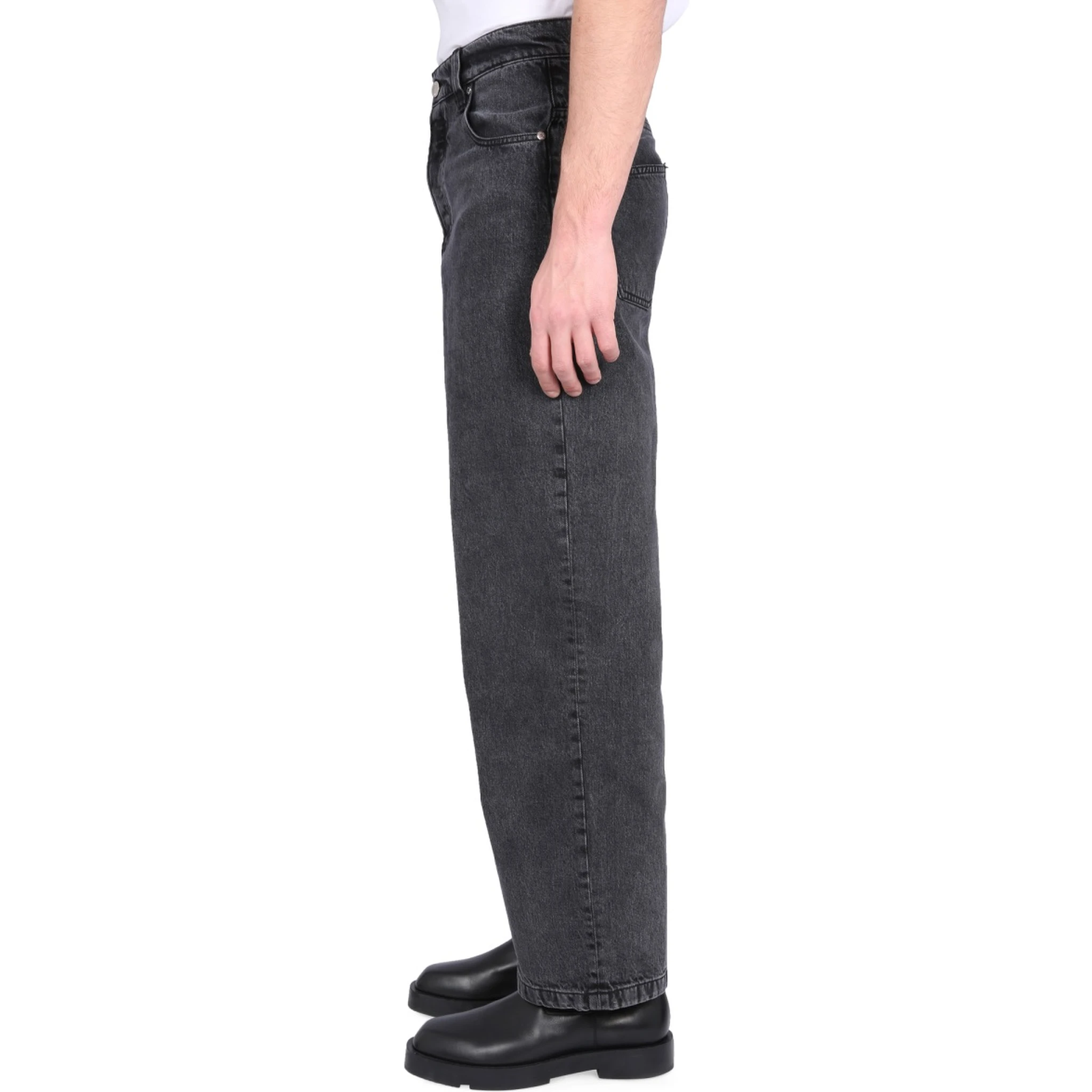 JEANS IN DENIM