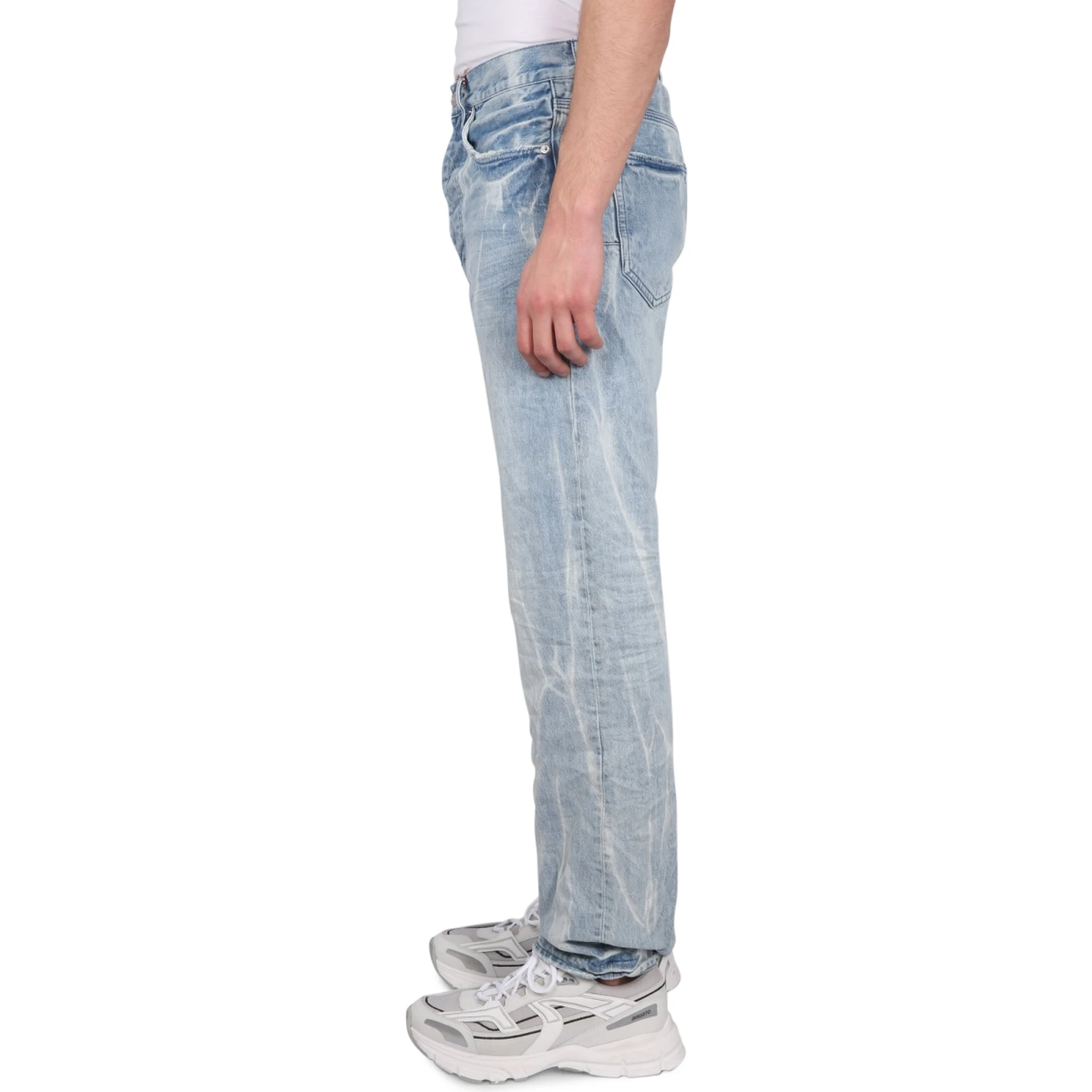 JEANS IN DENIM