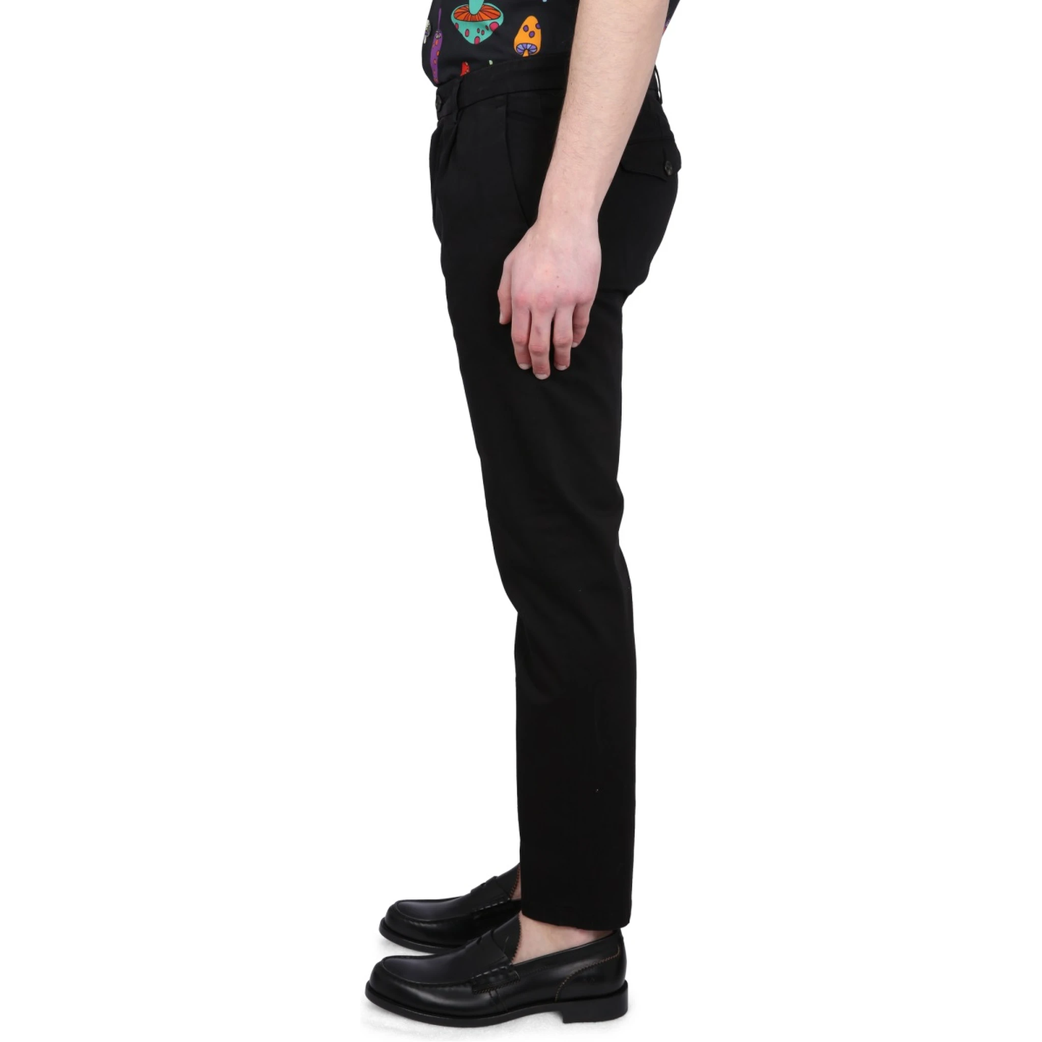 بنطلون تشينو