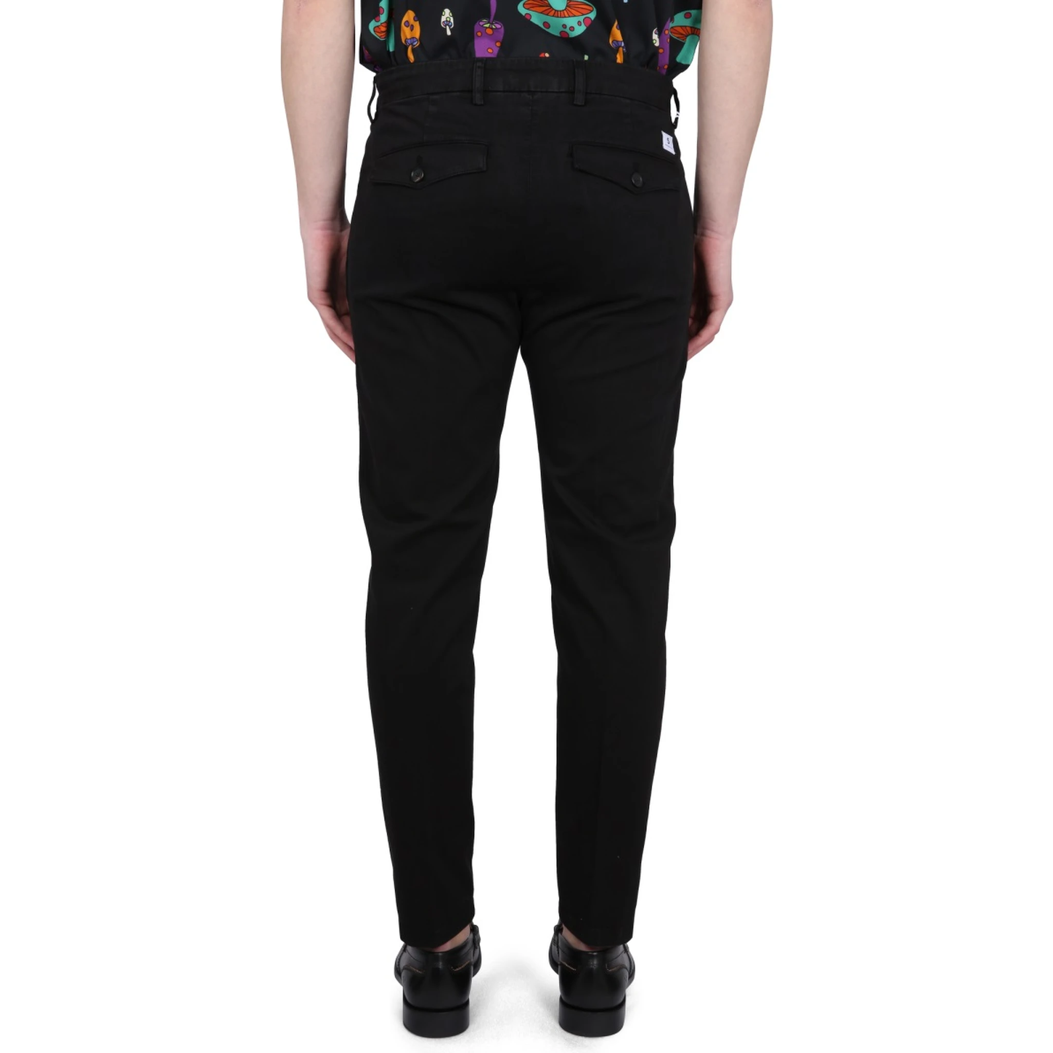 بنطلون تشينو