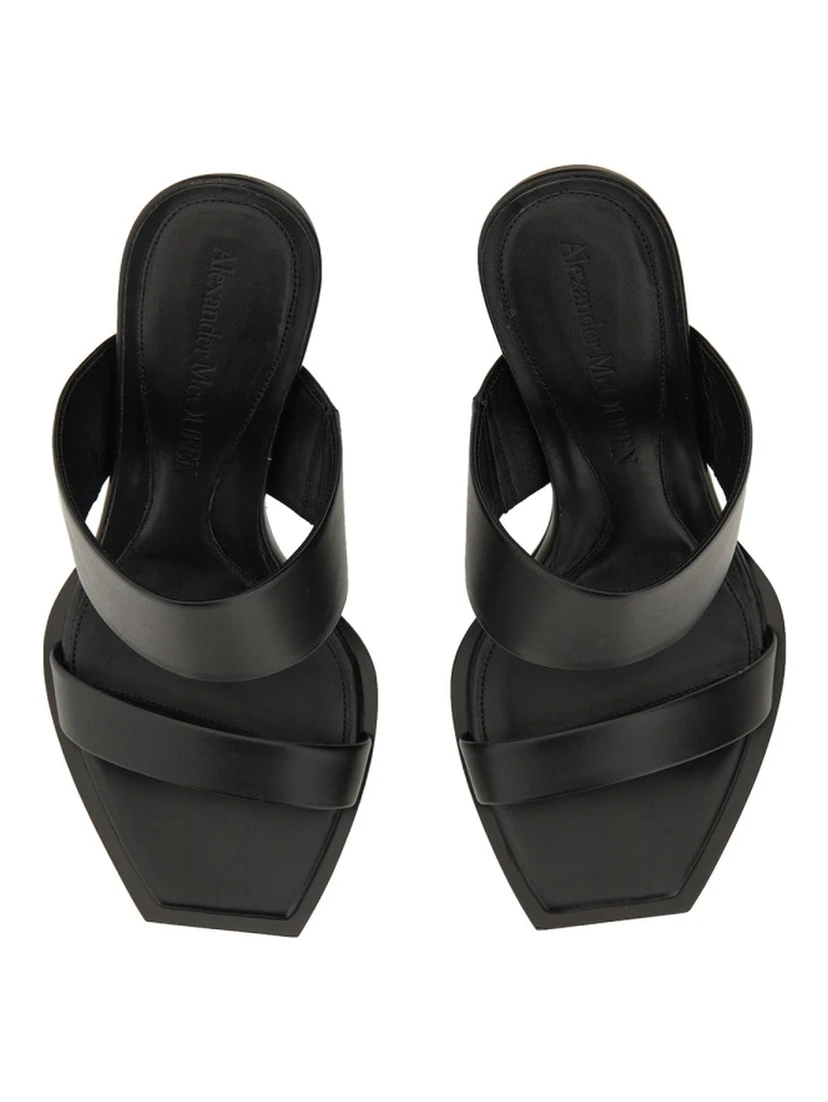 LEATHER SANDAL