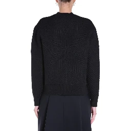 كنزة برقبة دائرية