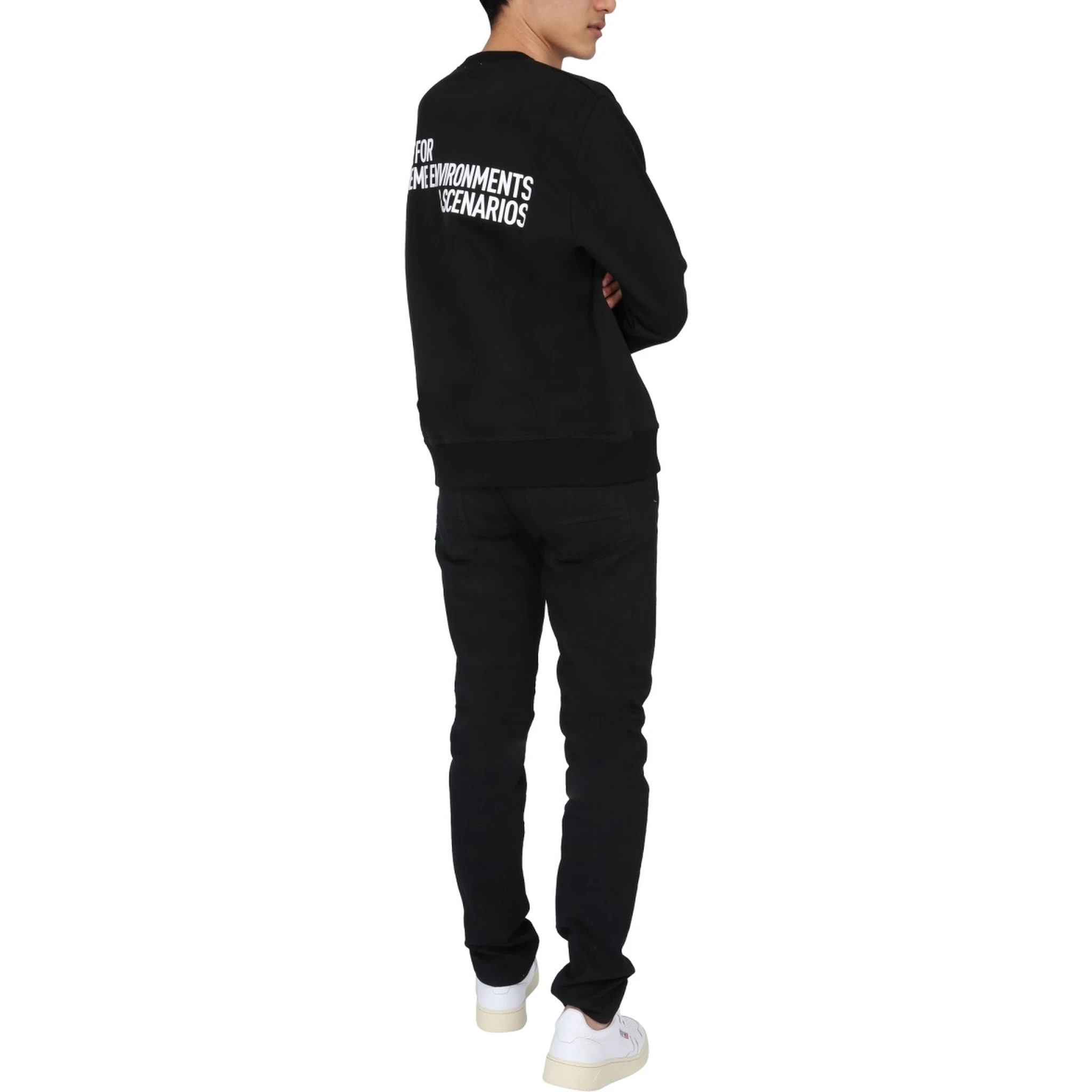 CREW NECK SWEATSHIRT