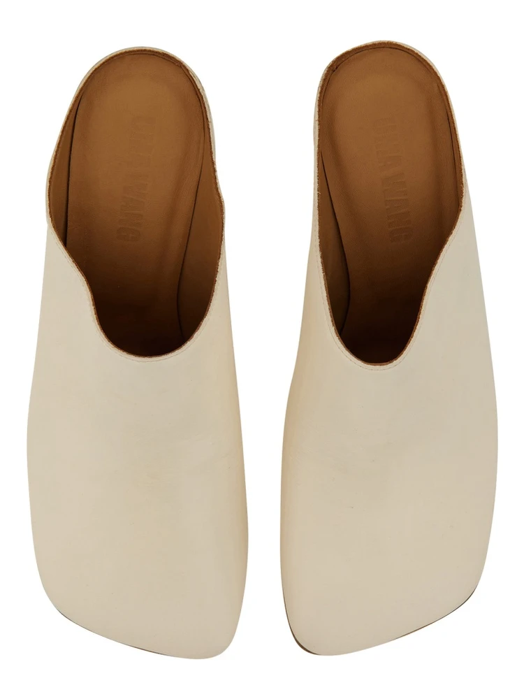 LEATHER MULE. alternative