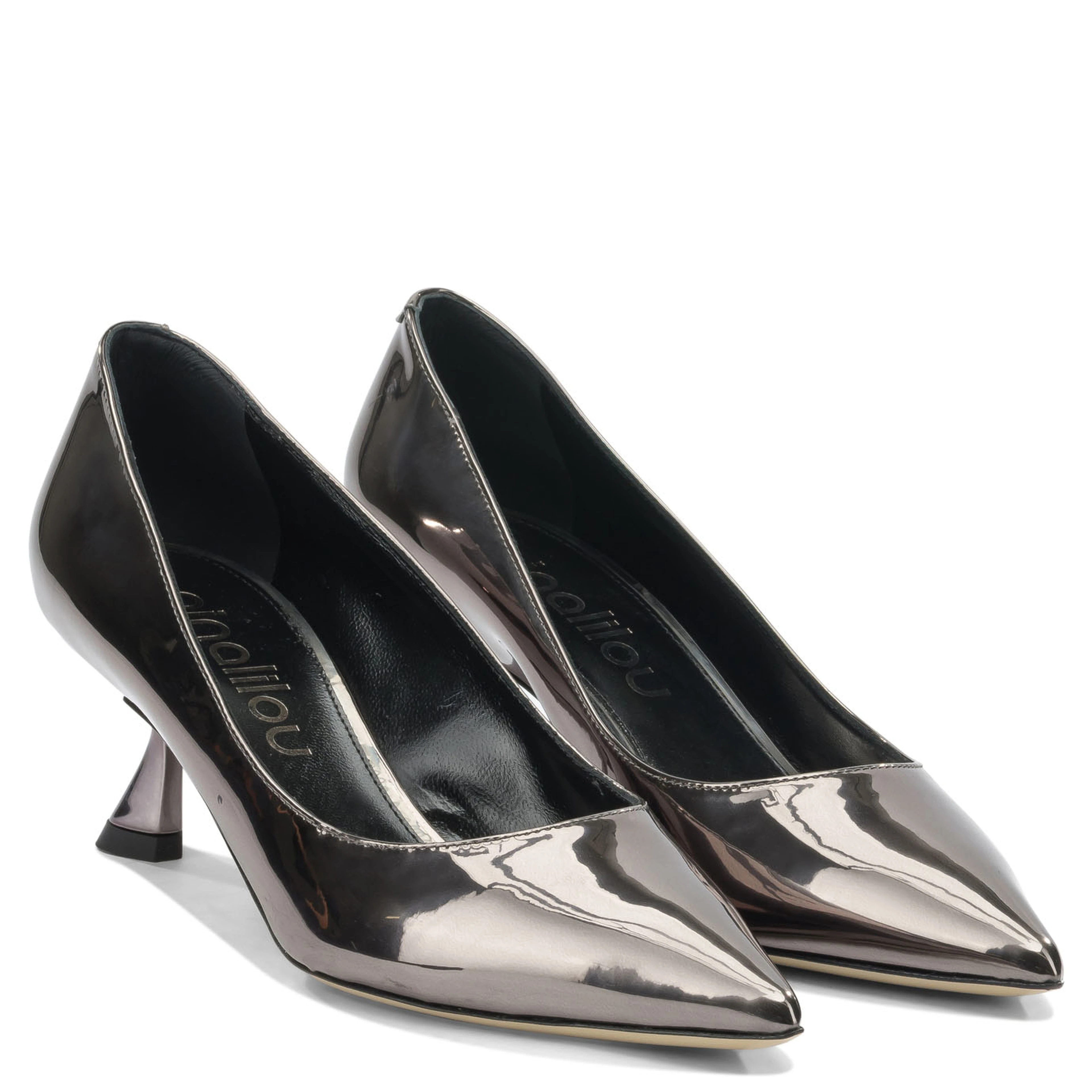 Heeled shoes