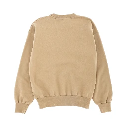 كنزة رياضية بشعار