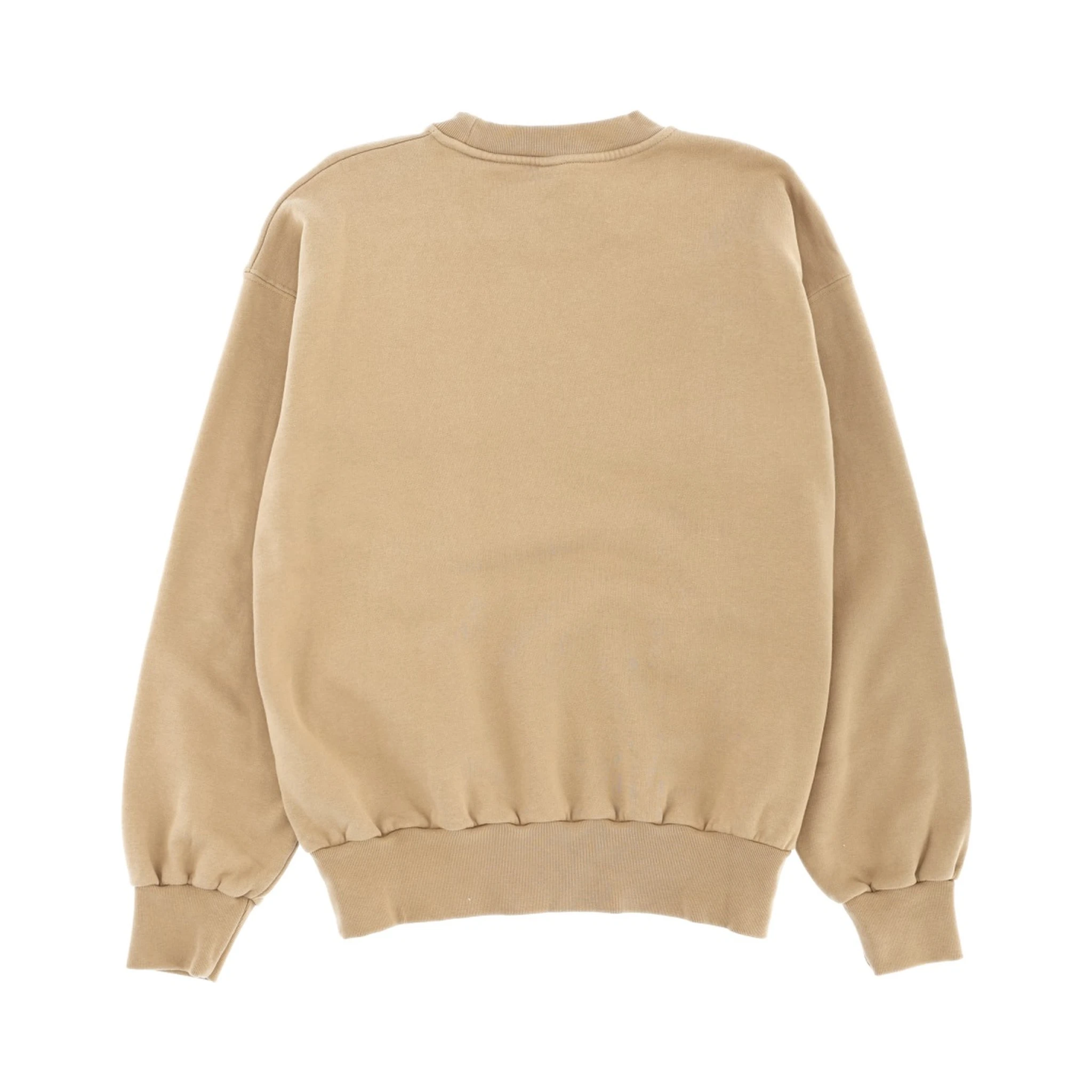 كنزة رياضية بشعار