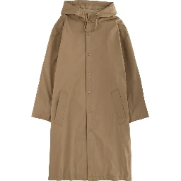 معطف واقٍ من المطر بغطاء رأس