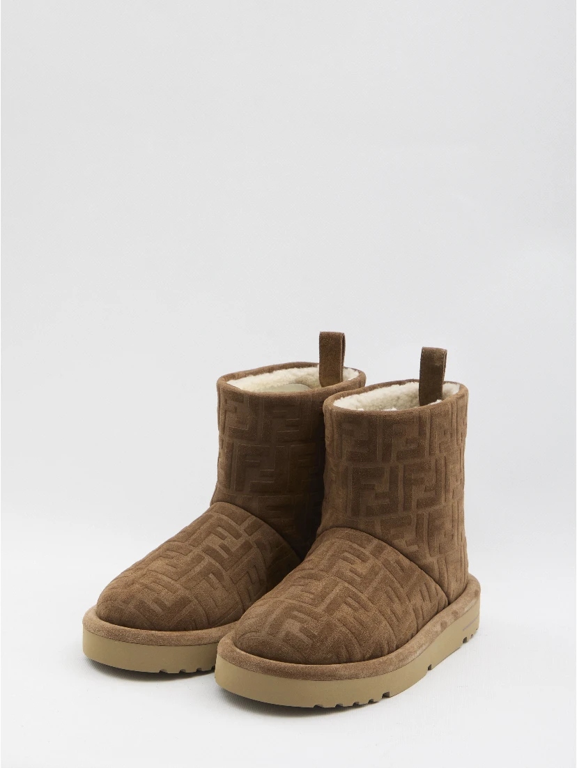 FF boots in suede