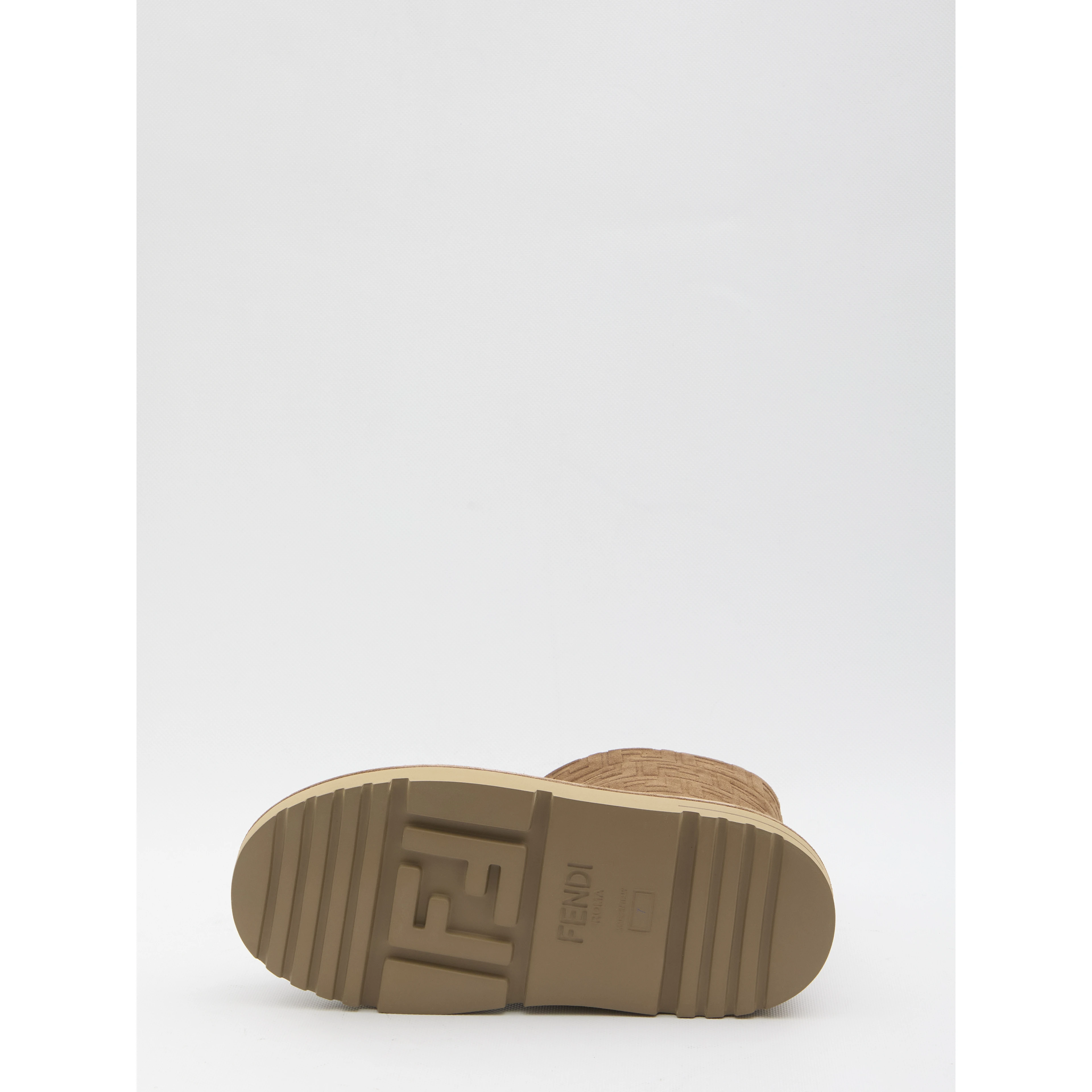 FF boots in suede