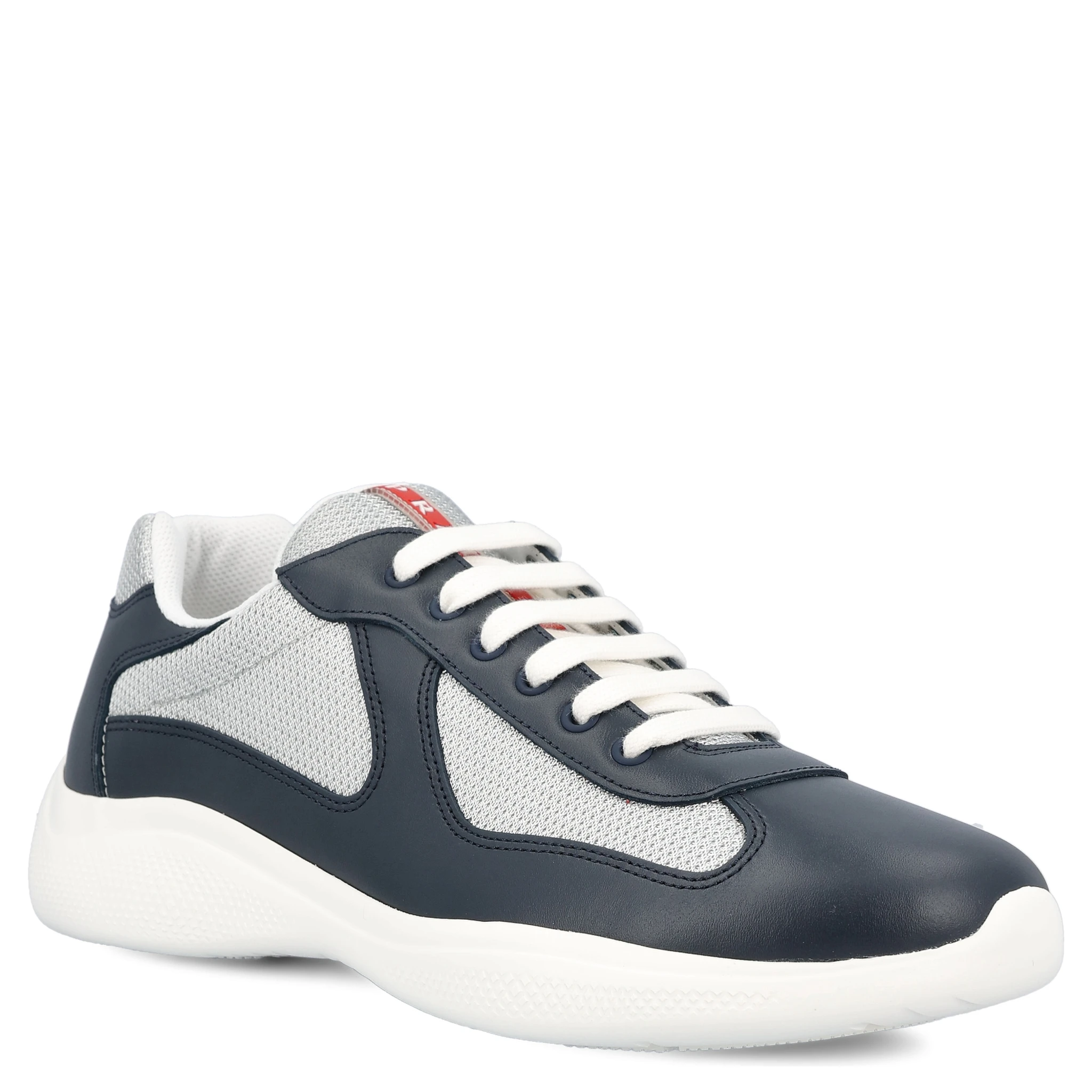 أحذية برادا الرياضية