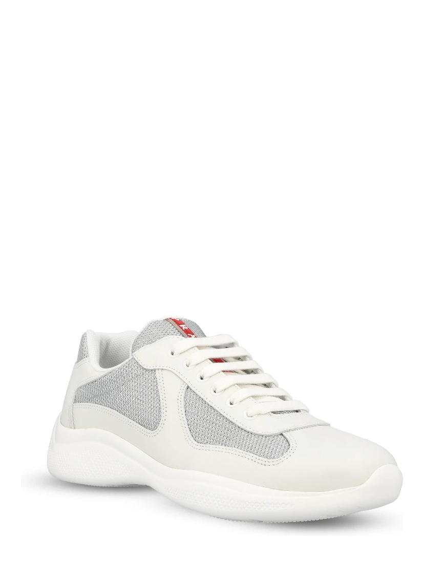 حذاء رياضي أبيض من برادا