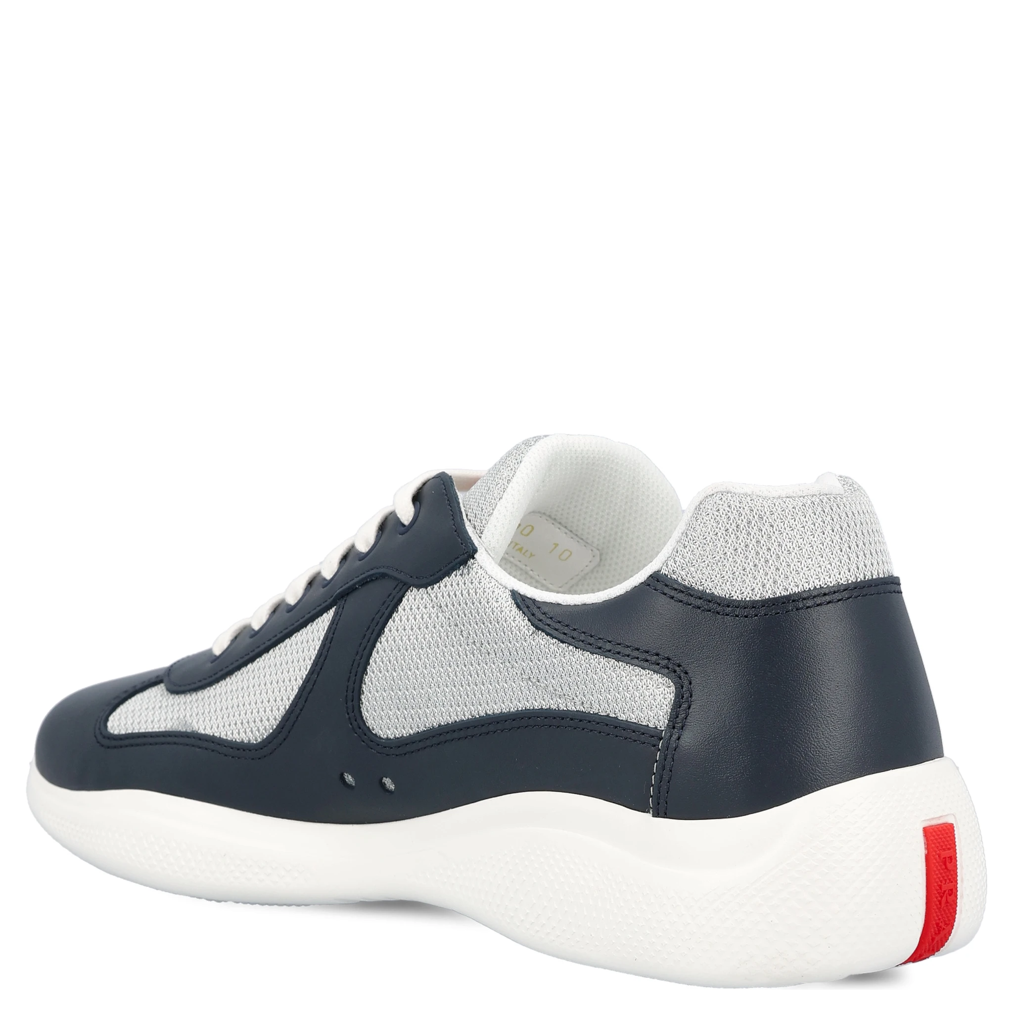 أحذية برادا الرياضية