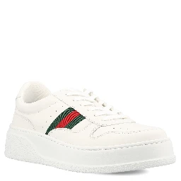 حذاء رياضي ضخم من الجلد الأبيض