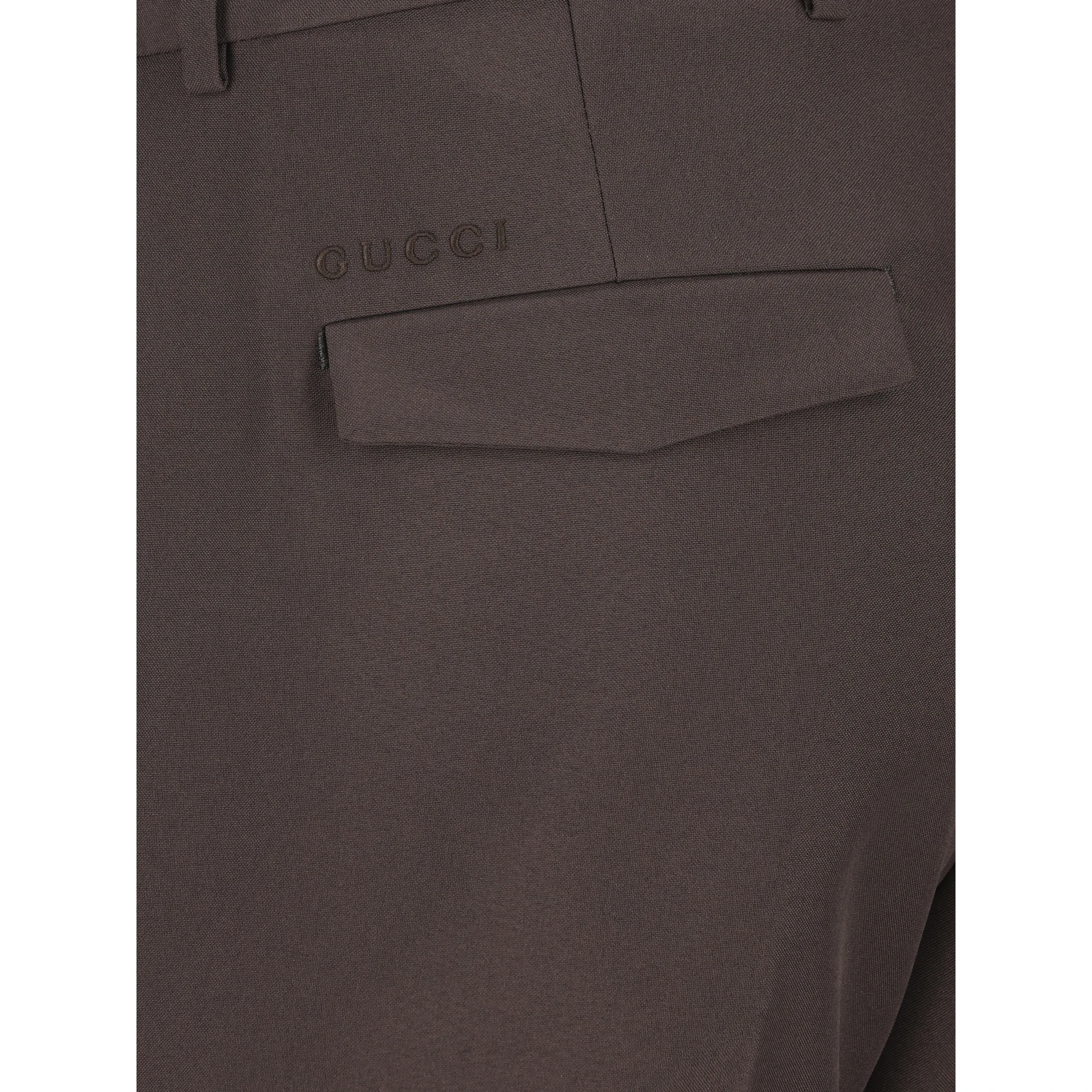 ملابس غوتشي الجاهزة