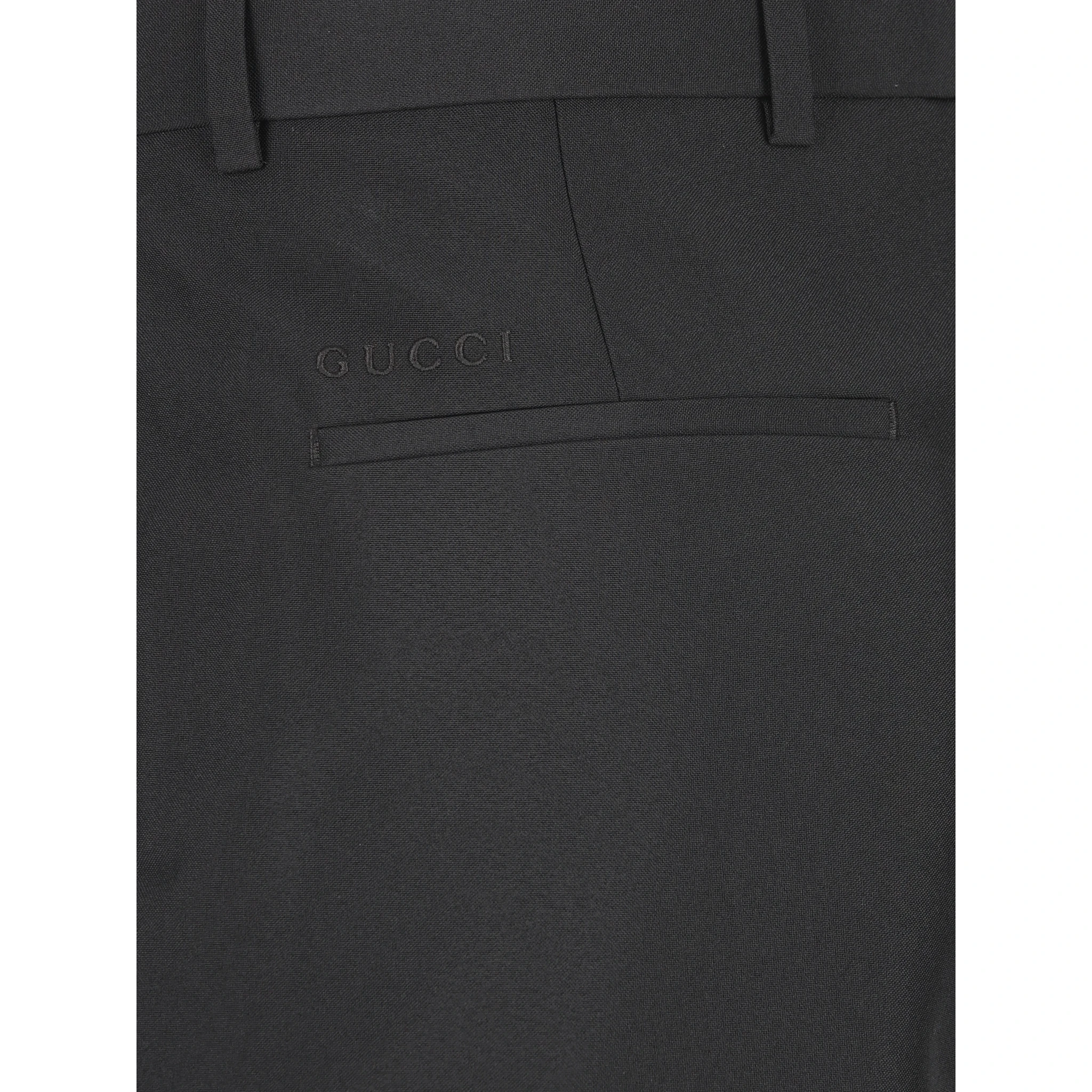 غوتشي ملابس جاهزة... أسود