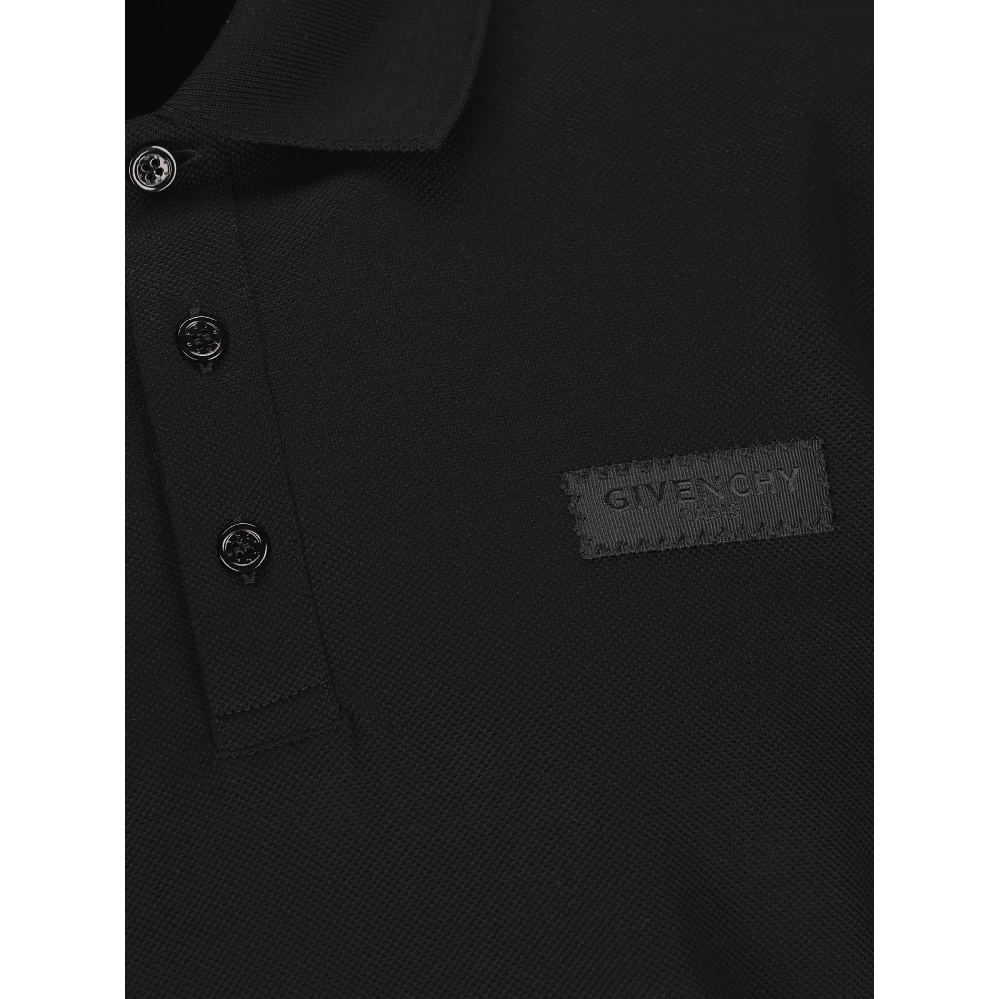 تيشيرتات وبولو جيفنشي سوداء