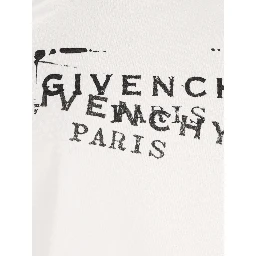 تيشيرتات وبولو جيفنشي بيضاء