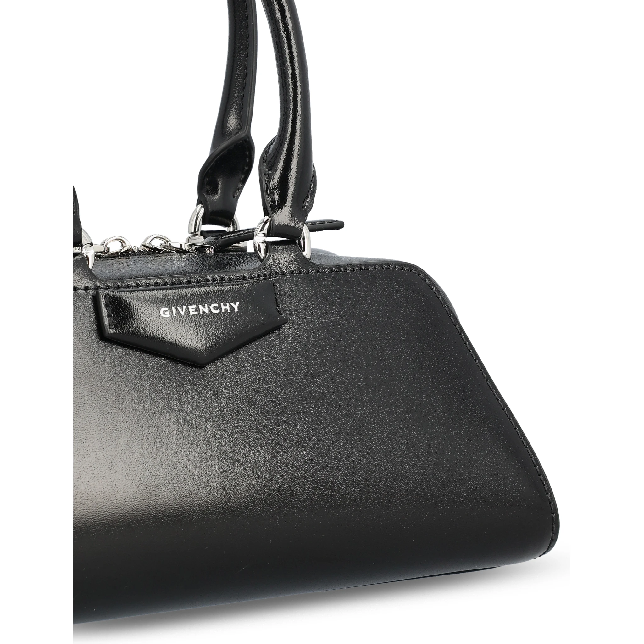 حقائب جيفنشي.. أسود