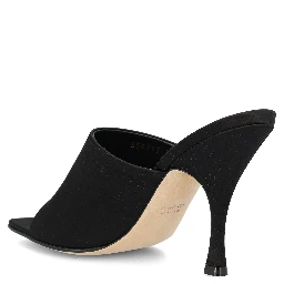 صندل غوتشي أسود