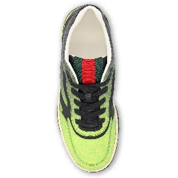 أحذية رياضية عصرية