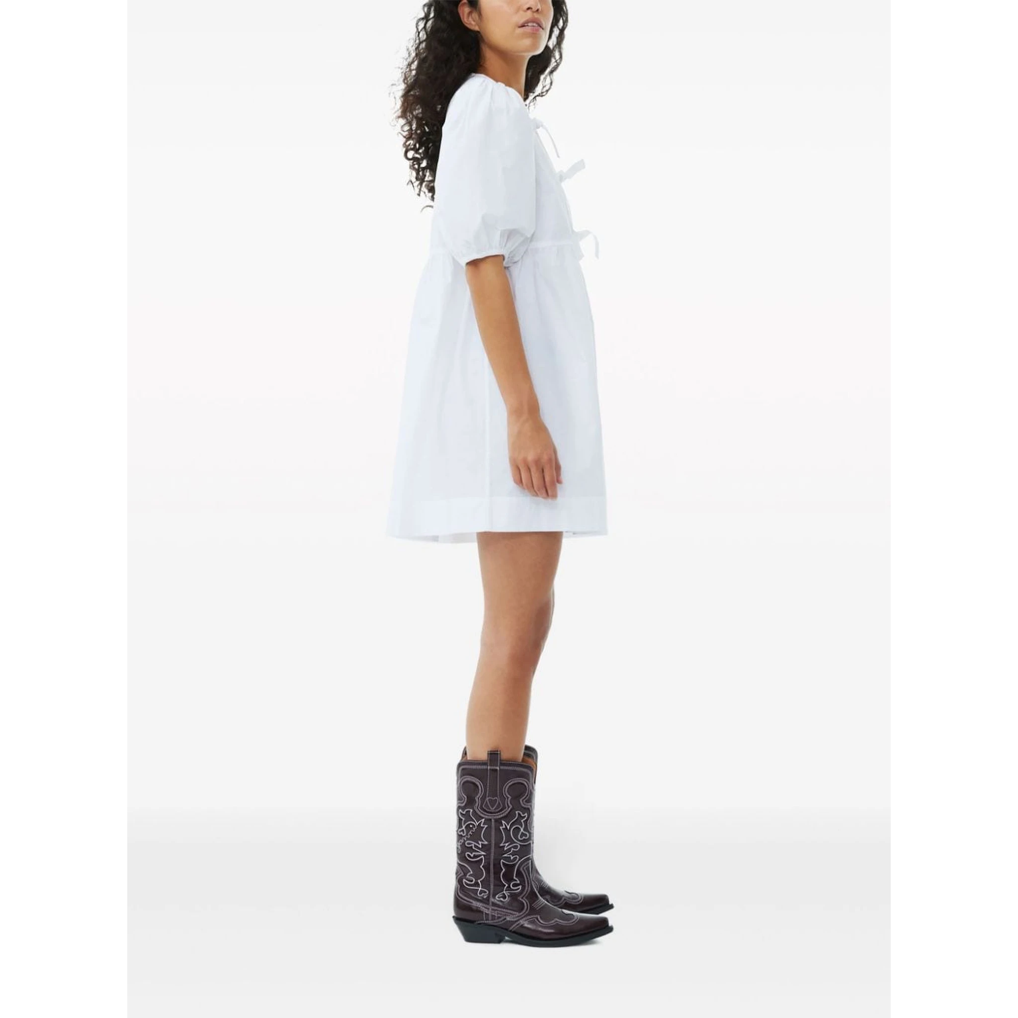 فساتين غاني بيضاء