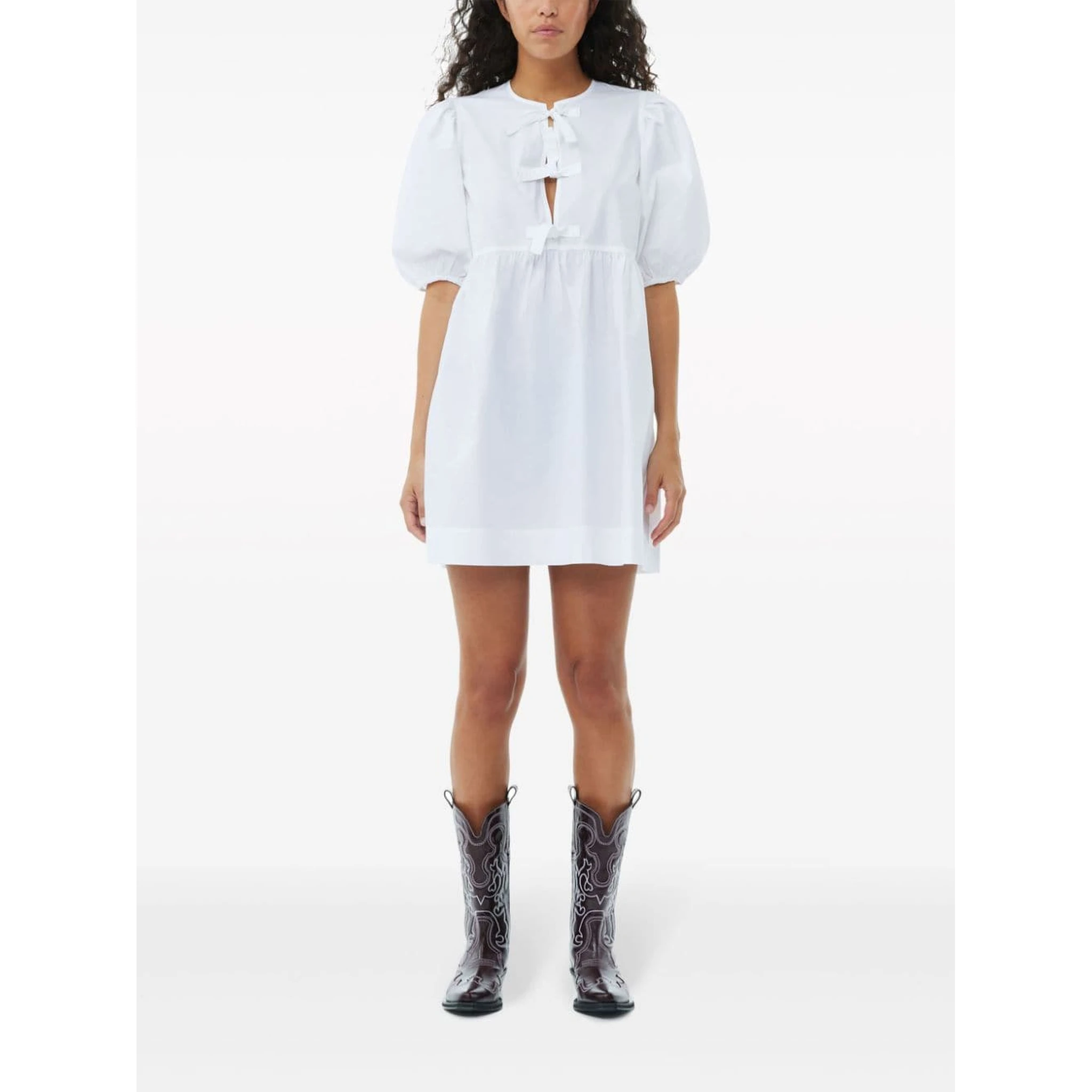 فساتين غاني بيضاء