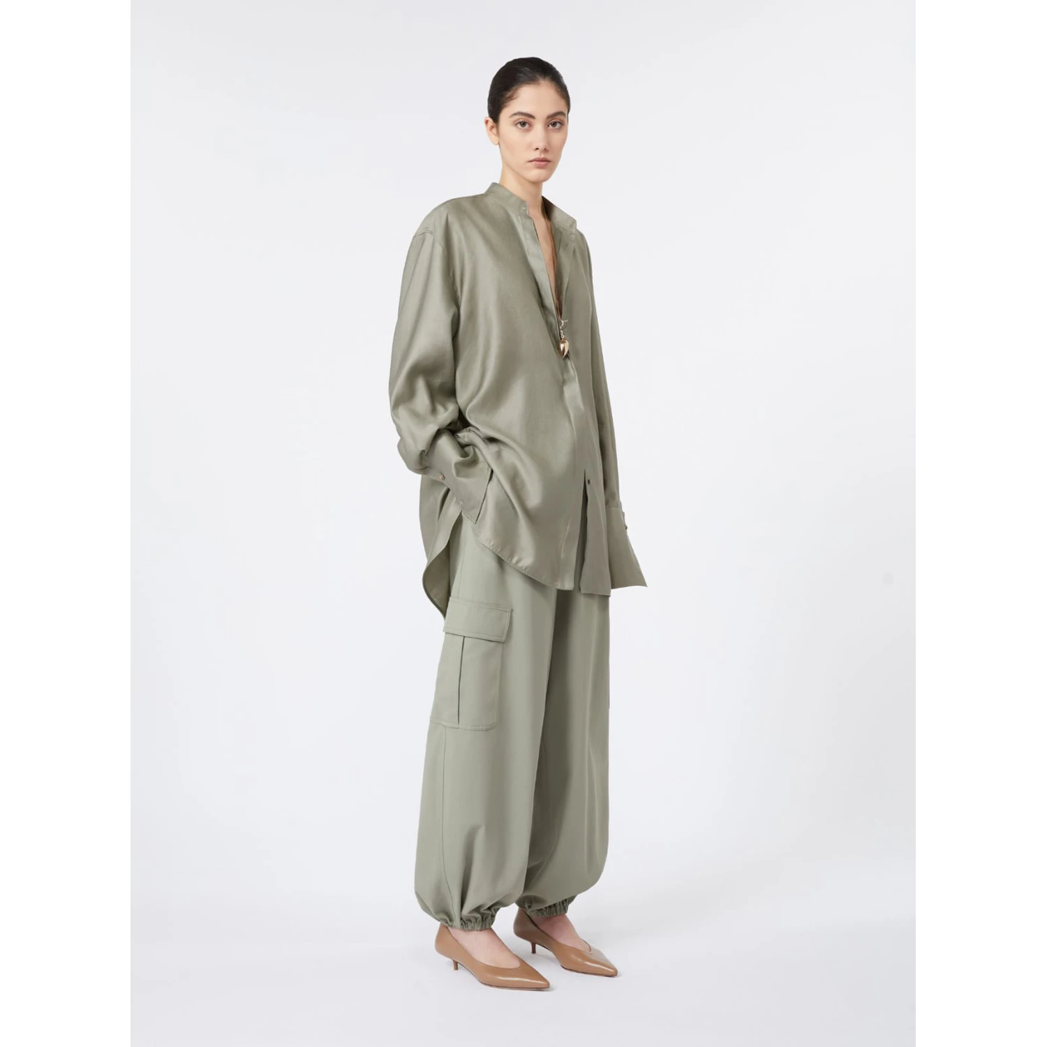 elasticated-hem loose trousers