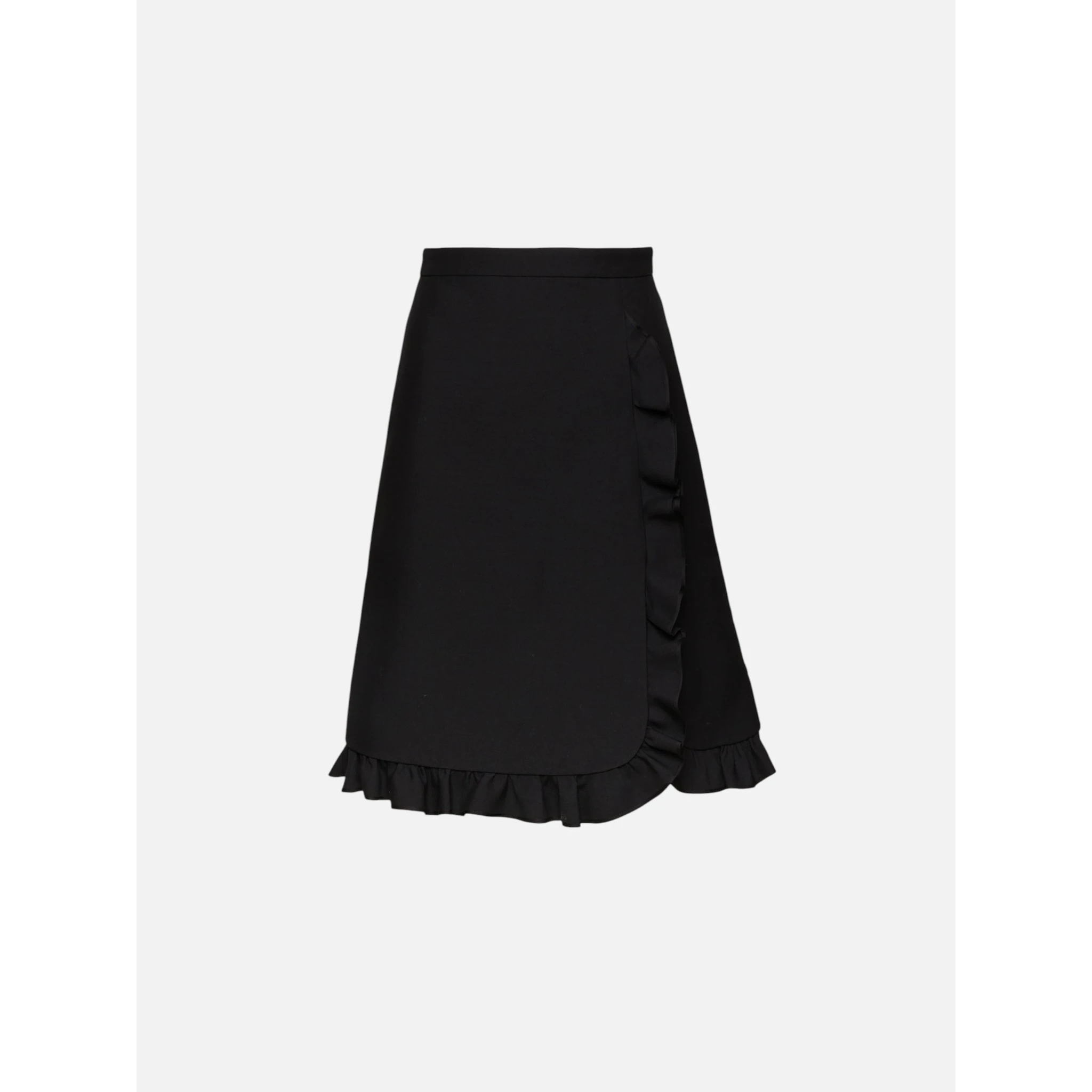 تنورة فالنتينو