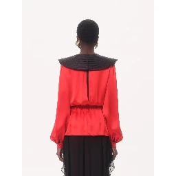 بلوزة فالنتينو