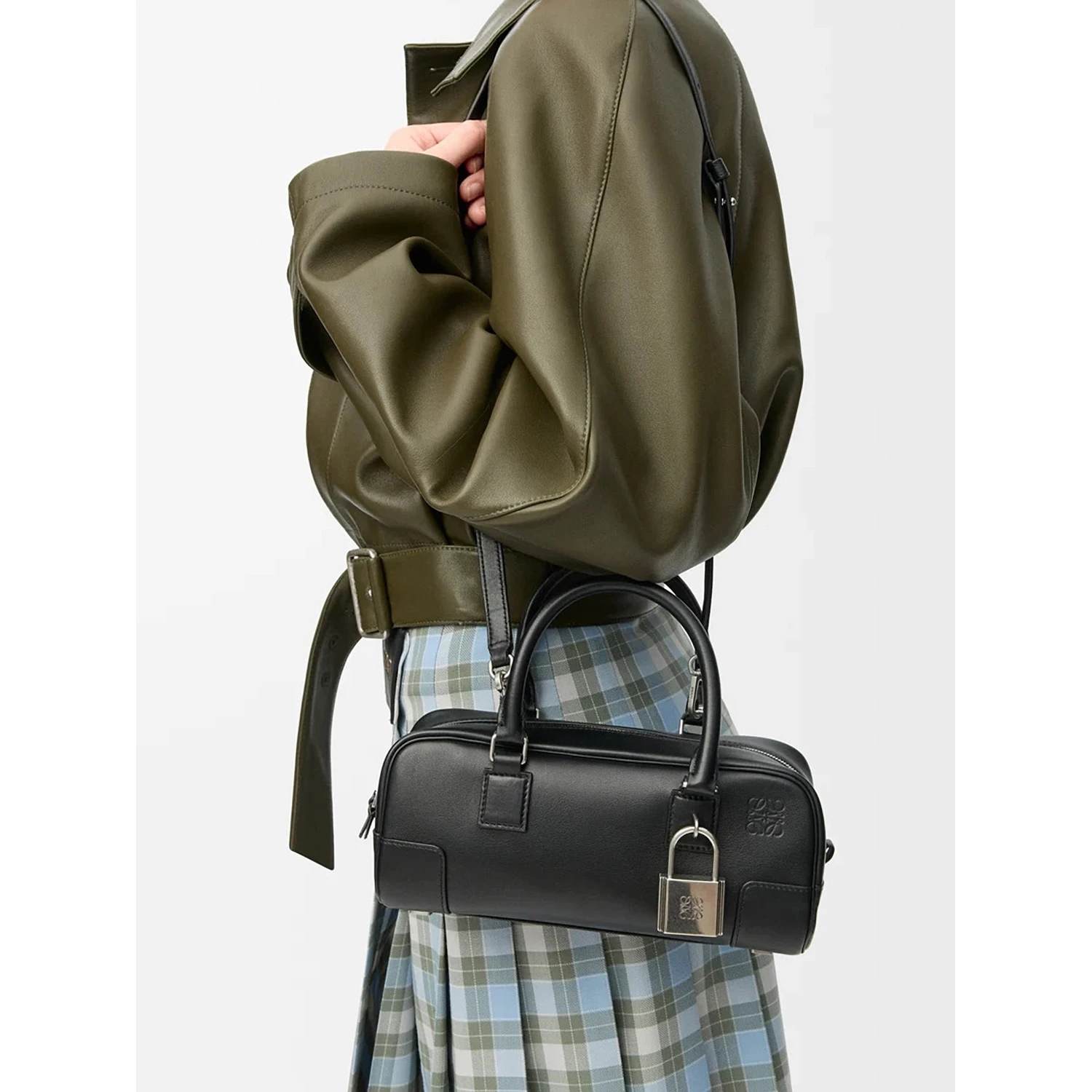 LOEWE AMAZONA 23 bag