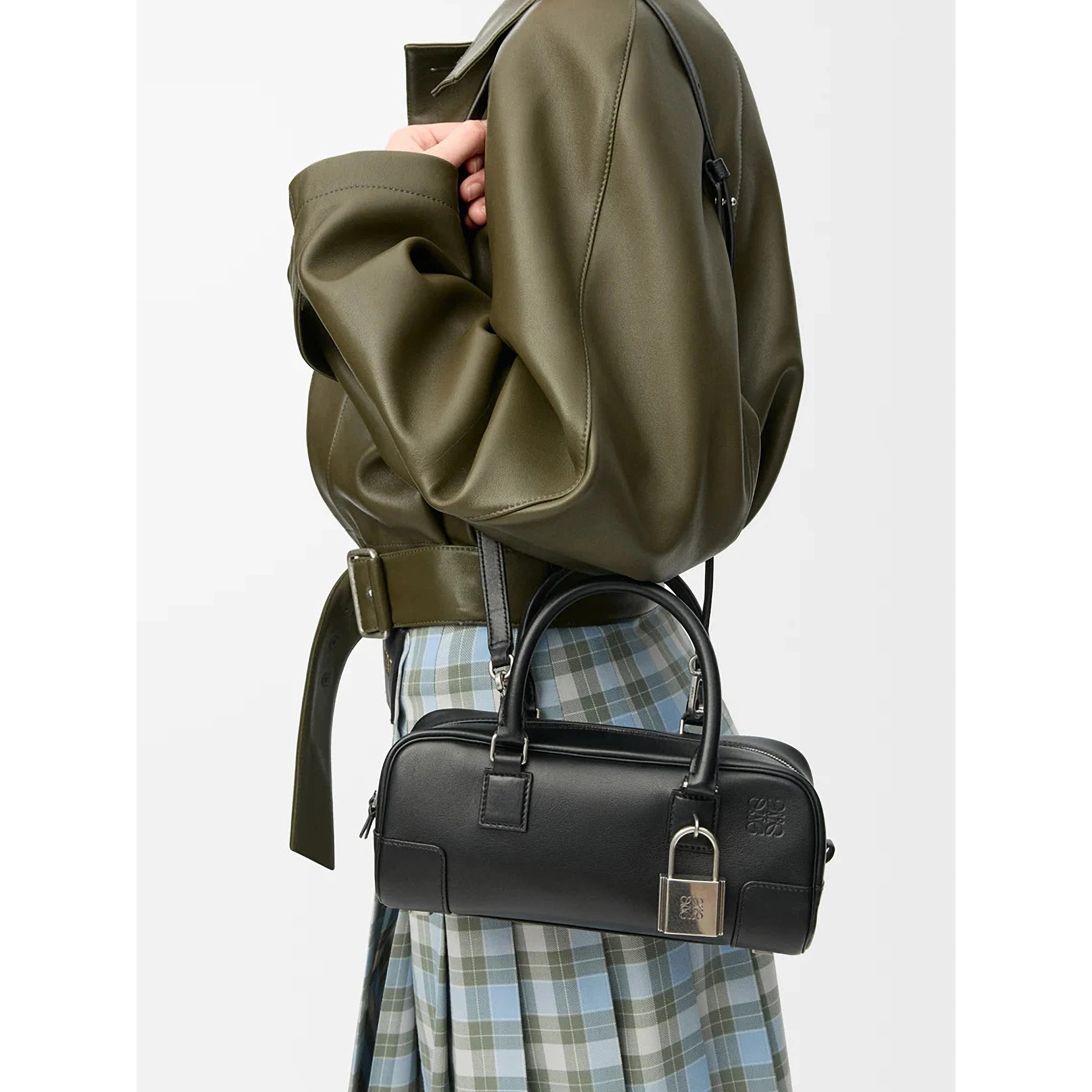 LOEWE AMAZONA 23 bag