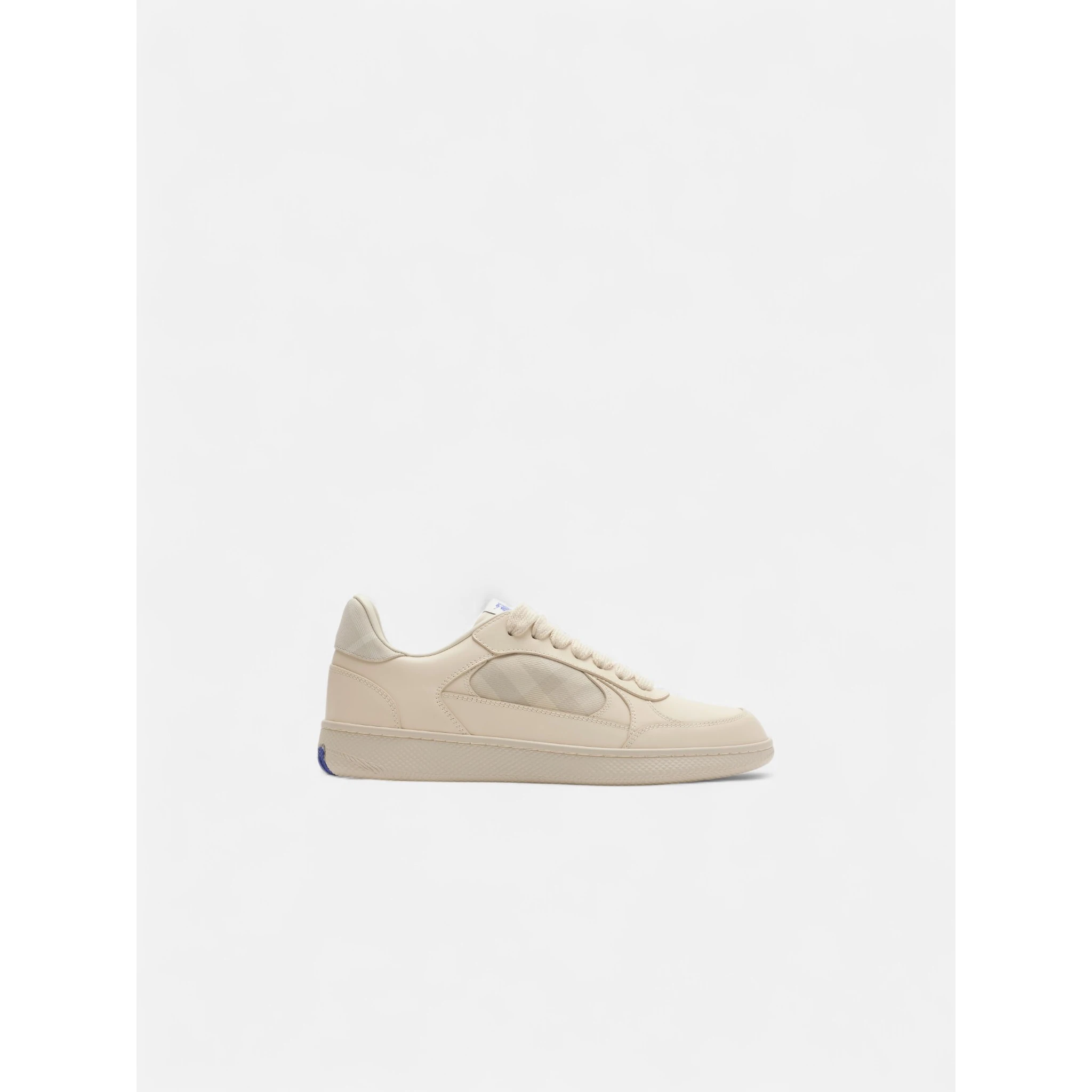 أحذية رياضية من بربري