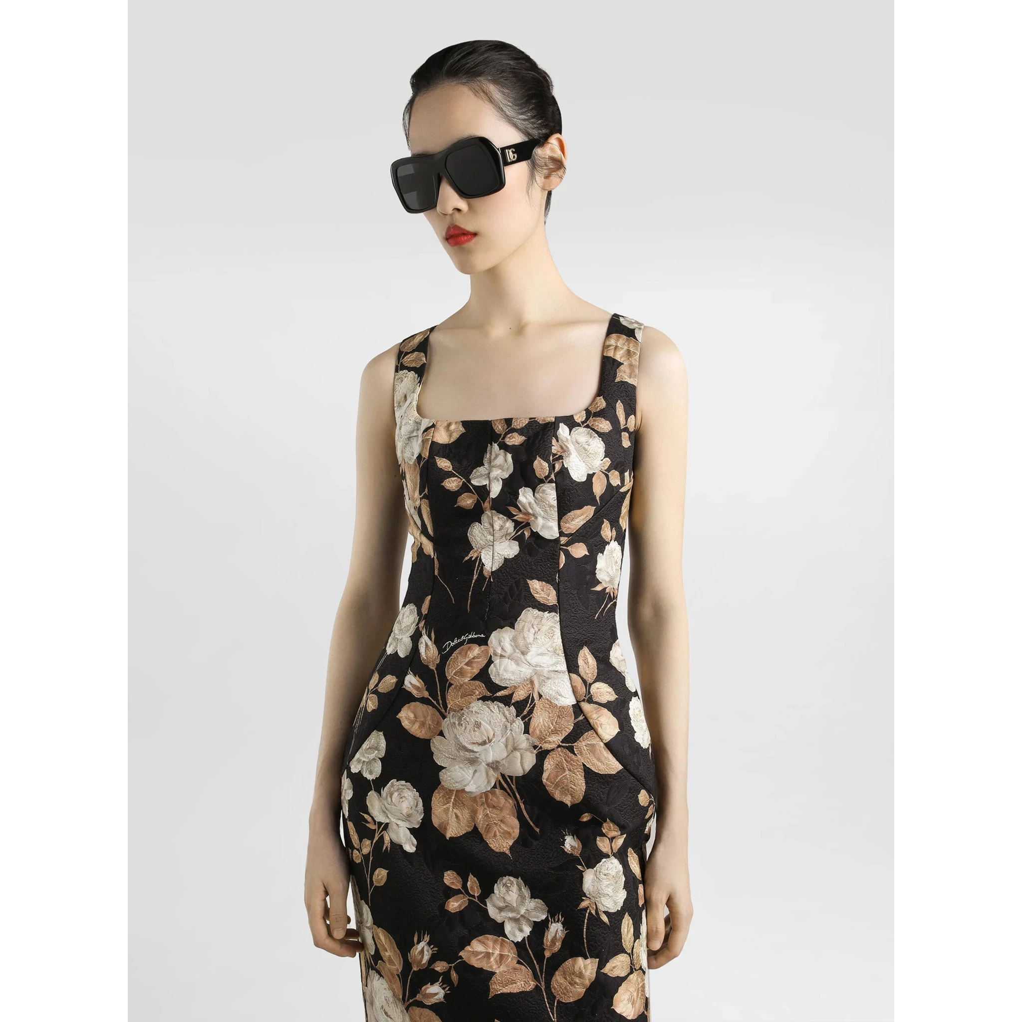 فستان من دولتشي آند غابانا