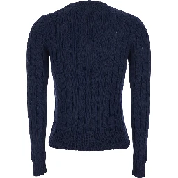 كنزة صوفية زرقاء برقبة دائرية مزينة بتطريز على شكل حصان في الأمام، مصنوعة من القطن للنساء