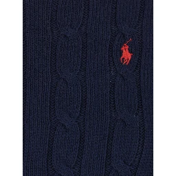 كنزة صوفية زرقاء برقبة دائرية مزينة بتطريز على شكل حصان في الأمام، مصنوعة من القطن للنساء