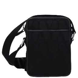 حقيبة كروسبودي من القماش الأسود