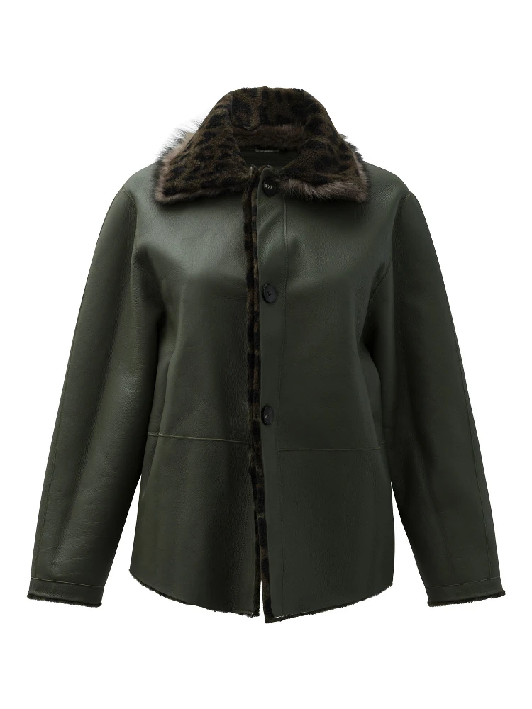 Reversible short coat in shearling alternative