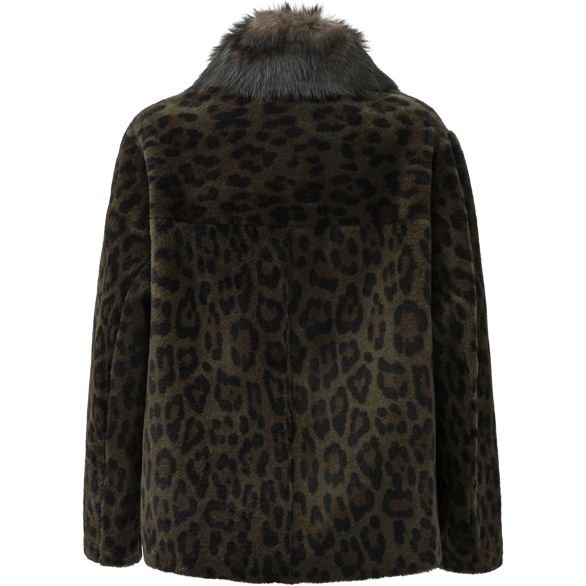 Reversible short coat in shearling