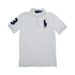 قميص بولو أبيض مزين بتطريز بوني ماكسي في الأمام وتفاصيل رقمية على الكم، مصنوع من القطن للأولاد