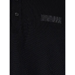 قميص بولو أسود بشعار على الصدر من القطن للرجال