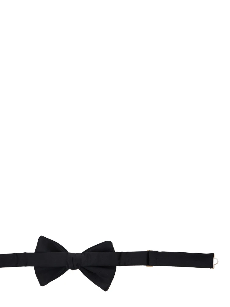 Black Bow Tie with Adjustable Closure in Silk Man alternative
