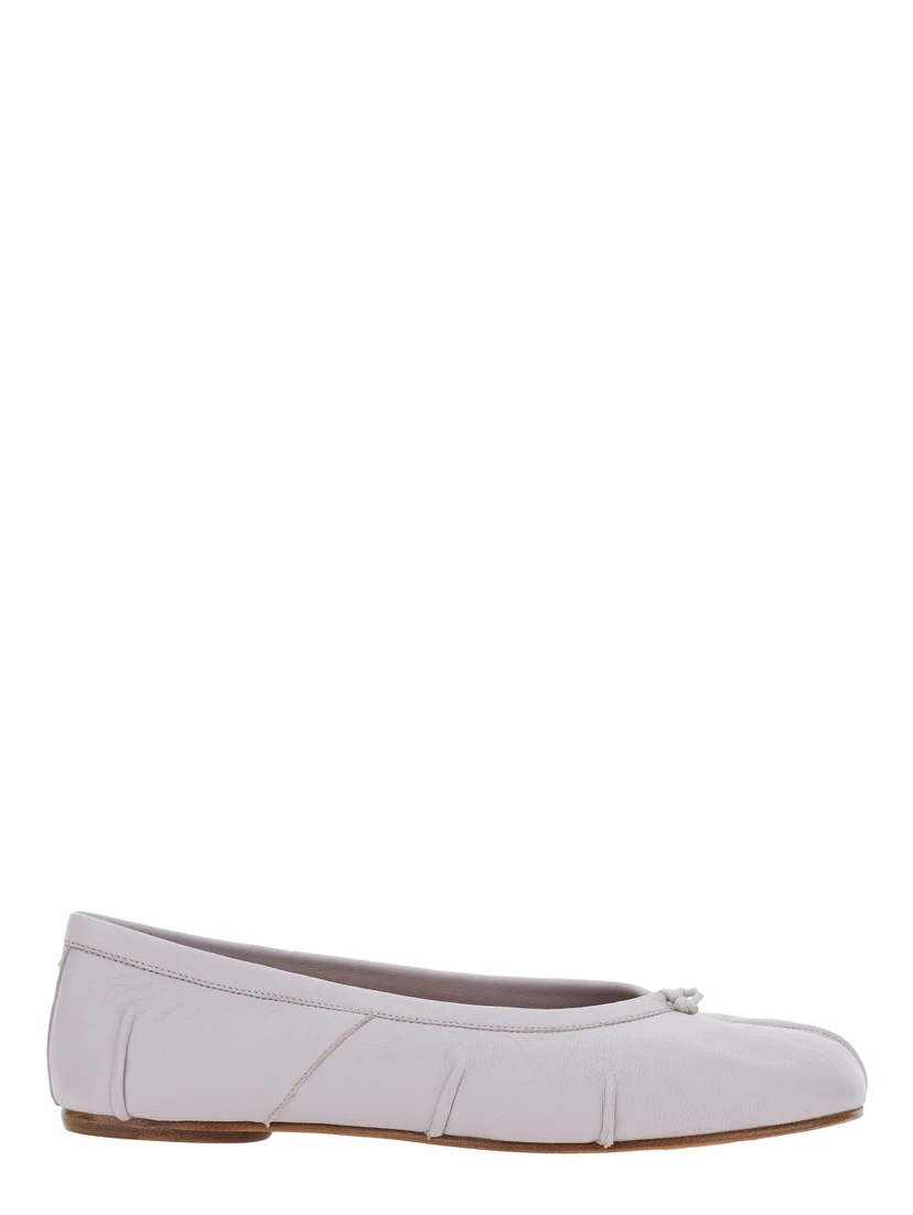 White Ballet Flats with Tabi Toe and Bow Detail on Front in Leather Woman